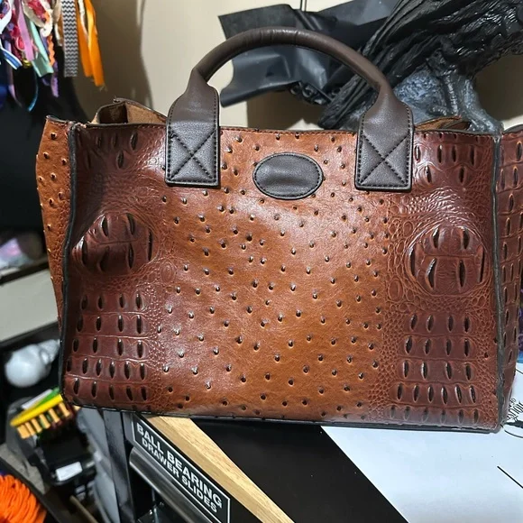 Elegant Brown Genuine Leather 3 pc Bag Set - Picture 3 of 12